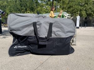 Vaude transport hoes voor fiets met fiets erin