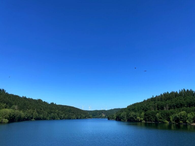 Olef en Oleftalsperre. Meer in Duitsland, De Eifel, nabij Hellenthal en Monschau