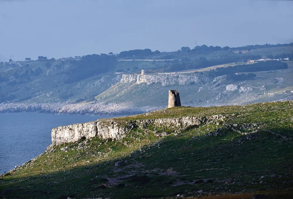 Torens langs de Adriatische kust richting Leuca - Antonio Sigismondi