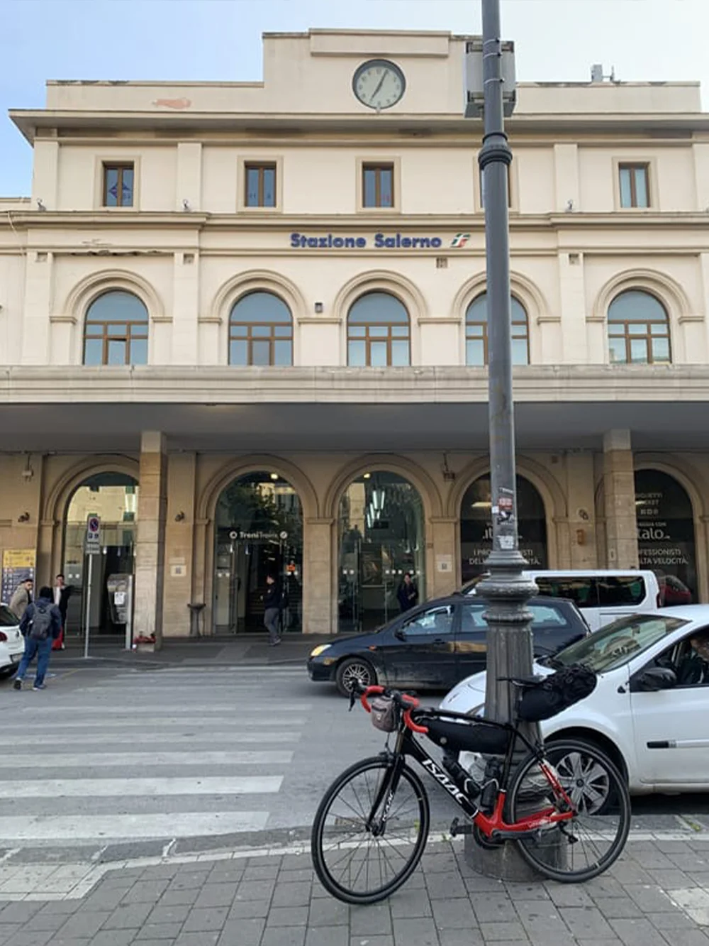 Ingang-station-Salerno-scaled