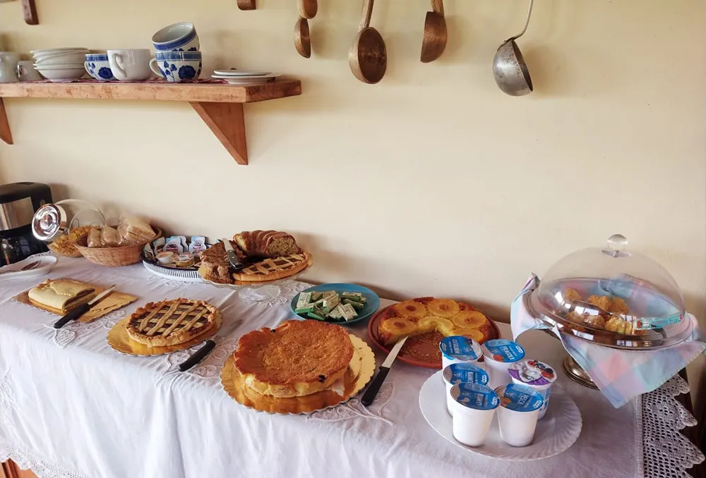 Taarten bij Italiaans ontbijt Ruime keuze aan taarten bij het Italiaanse ontbijt in Toscane, Italië