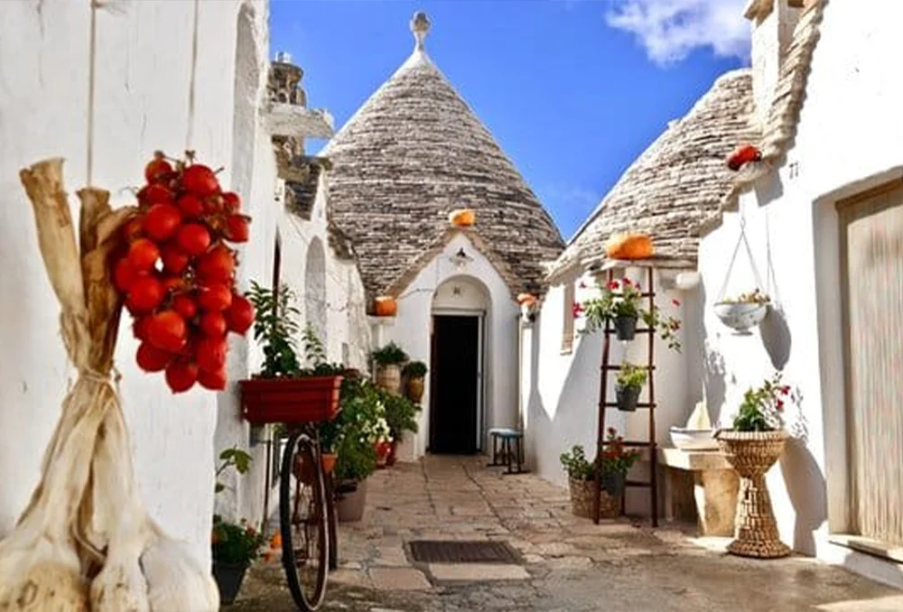 Huis aan de kust in Puglia met fiets ervoor